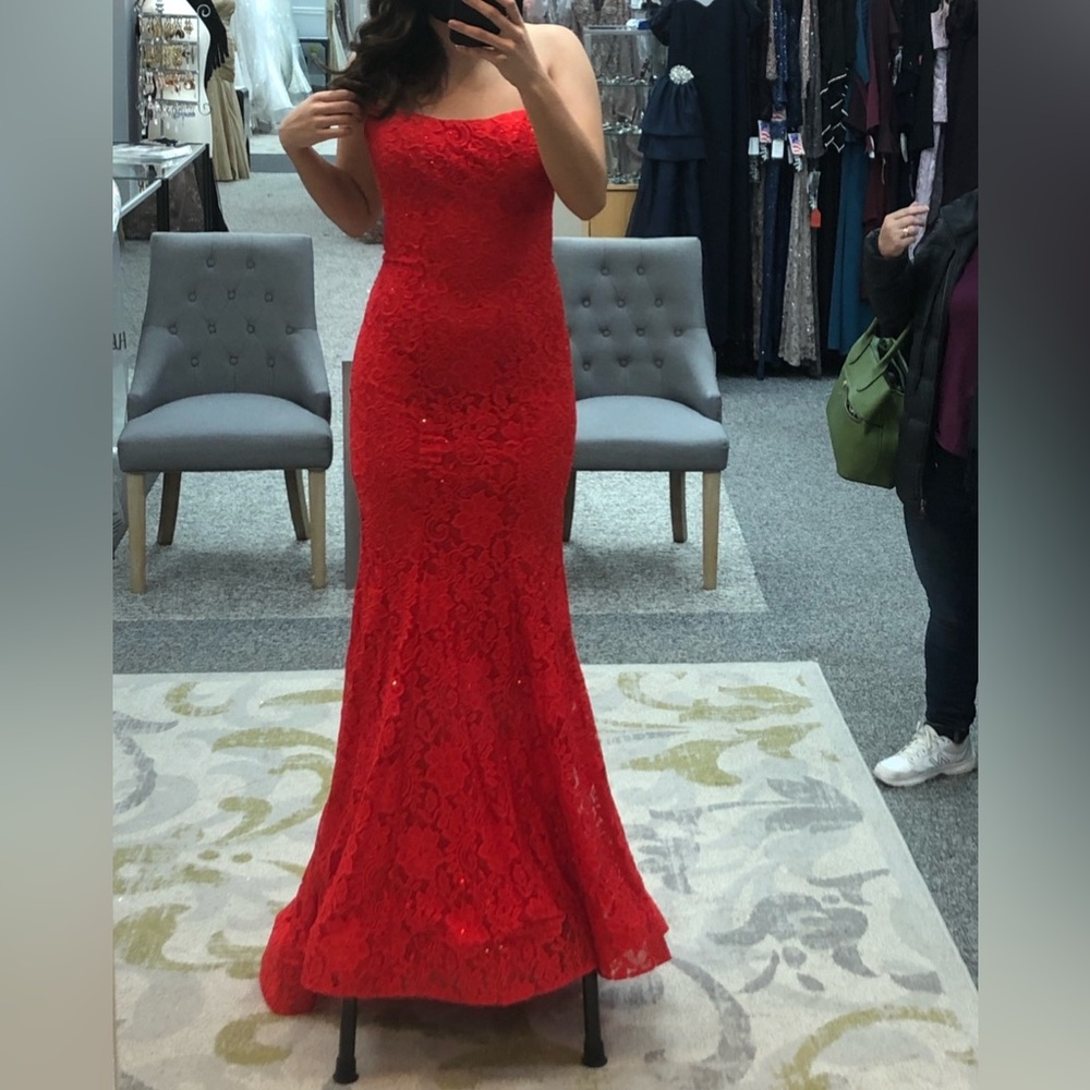 Elegant Red Lace Evening Gown
